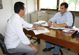 Edição especial foi realizada hoje (28) no gabinete do Prefeito; foram disponibilizados cinco minutos para cada servidor conversar com Barbosa Neto 