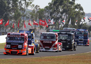 Expectativa é que público seja maior que no ano passado; postos da Petrobrás e revendedores da Bridgestone estão comercializando os ingressos