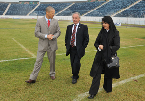 Prefeito recebe representantes da FIFA em Londrina Prefeito recebe representantes da FIFA em Londrina