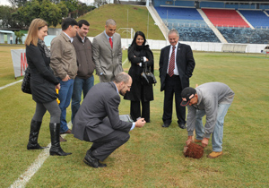 Prefeito recebe representantes da FIFA em Londrina
