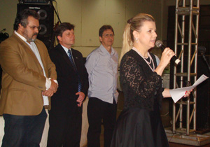 1.400 professores da rede municipal de ensino foram homenageados com o jantar 1.400 professores da rede municipal de ensino foram homenageados com o jantar