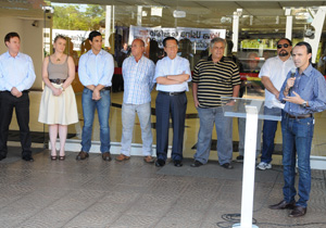 Segundo o secretário de Obras, Marcelo Teodoro, 12 bairros em diferentes regiões do município que necessitam do recape serão os primeiros locais a receber o serviço