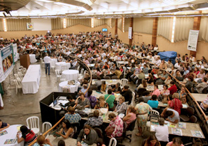 Durante palestras, mulheres do campo têm acesso a informações sobre participação na gestão das atividades da propriedade e geração de renda familiar