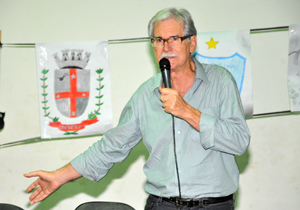 O vice-prefeito de Londrina, Luiz Augusto Bellusci, parabenizou a iniciativa da escola em fazer um PPA com os estudantes e ressaltou que as audiências públicas são ferramentas para que a população participe do desenvolvimento da cidade. “É uma demonstração de democracia. Estamos trabalhando juntos na construção de um PPA que leve em consideração as diferentes regiões.”