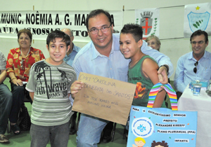 Participaram do encontro 94 pessoas; crianças entregaram um PPA infantil para o vice-prefeito