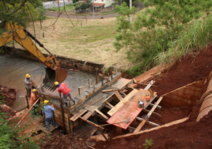 Reparos na avenida Duque de Caxias estão na fase final