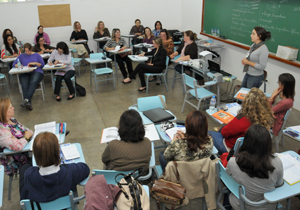 Gestão na sala de aula é tema do curso. A ideia é multiplicar conceitos para os professores municipais