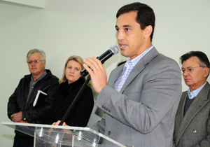 urante solenidade, o prefeito Barbosa Neto parabenizou os professores