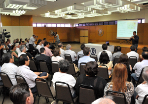 No projeto inicial incluso no Programa de Investimento em Logística (PIL II), do governo federal, estava prevista a ligação de Panorama/SP até Apucarana/PR e, a partir daí, seguindo pela região centro-norte do Paraná (Vale do Ivaí), até Guarapuava e depois Paranaguá o que contemplaria todo o estado. Mas o traçado aprovado interligará Panorama a Maracaju (MS) e depois segue para Guaíra, Cascavel e Guarapuava, contornando o norte do estado.