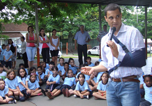 Iniciativa conscientiza crianças sobre o destino correto do lixo orgânico produzido na escola e em casa