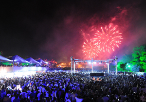 Shows e queima de fogos marcam Réveillon Luz Londrina 