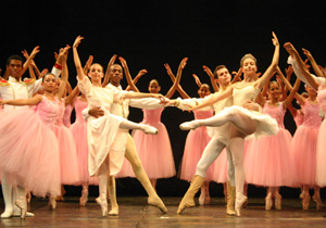 Escola de Dança oferece curso para leigos