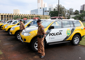 Beto Richa entregou veículos para o policiamento ostensivo e preventivo e assinou financiamento para pavimentação asfáltica em Londrina