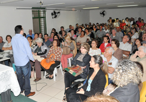 Tarde comemorativa do Dia do Servidor Público Aposentado ofereceu palestra, apresentação musical e dinâmica de grupo aos servidores