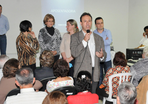 Tarde comemorativa do Dia do Servidor Público Aposentado ofereceu palestra, apresentação musical e dinâmica de grupo aos servidores