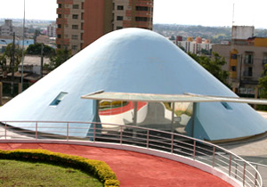 Sessões no Planetário de Londrina estão programadas para o sábado (29), com início às 15 horas