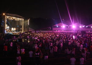 Reveillon Luz reuniu 75 mil pessoas no aterro do Igapó