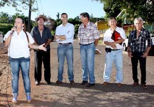 Tem 1.284 metros de canteiro e vai atender 58 famílias da região; foram plantados 13.440 pés de verdura 