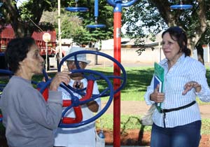 Aparelhos foram instalados na esquina das ruas George Von Malte com Mário Giovanetti, inclusive iluminação e bebedouro