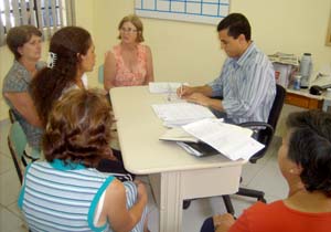 Prefeito Barbosa Neto atendeu 122 pessoas no jardim Igapó