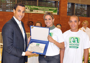 Prefeito é homenageado pelos alunos do ProJovem Trabalhador