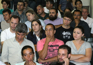 Prefeito, secretariado, sociedade civil e membros do Consemma estiveram reunidos para debater sobre a proposta do projeto