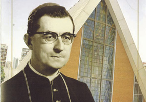 Prefeito assina documento que presta homenagem ao religioso amanhã em seu gabinete