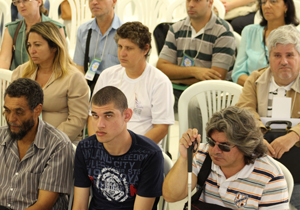 “Precisamos debater as políticas em vigor, porque elas foram votadas em 2011 e estão em vigor até o final deste ano. Hoje, votamos as novas propostas que valerão para os próximos dois anos. Nossa pretensão é tornar a resolução vigente em lei municipal, porque a acessibilidade permeia todas as áreas da sociedade, desde a saúde, transporte à habitação”, disse Escatambulo.
