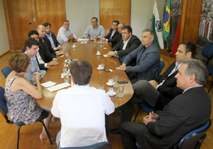 O prefeito Alexandre Kireeff observou que Londrina tem potencial para atrair empresas de tecnologia avançada. Ele destacou o bom fornecimento de energia, um bom cabeamento de fibra ótica e recursos humanos de bom nível de capacitação, além de um grande potencial de serviços de TI. No caso da unidade da X5, além de ganhar uma grande empresa a cidade poderá receber mais indústrias tecnológicas, atraídas pelos serviços prestados pela X5. “Ela vai atrair empresas que precisam dispor de banco de dados e alto desempenho o que confere mais competitividade a essas empresas. Sobre o interesse por Londrina, por parte dos empresários, o prefeito disse: “Percebemos a boa impressão que a cidade causou aos executivos.”