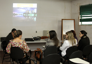 De acordo com a diretora de Atenção Primária à Saúde, Tatiane Almeida do Carmo, amanhã (3), as quatro médicas iniciarão o atendimento ao público nas UBS do Conjunto Habitacional Aquiles Stengel e do Conjunto Habitacional Chefe Newton Guimarães, na zona norte, na unidade do Conjunto Habitacional Panissa, na região oeste e do Conjunto Habitacional União da Vitória, na zona sul.