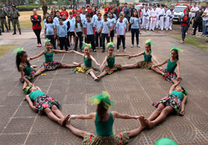 Durante a semana, Município realiza hasteamento das bandeiras às 8h, seguido de apresentações artísticas e culturais