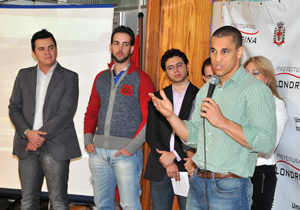 Show piromusical e três balsas na queima de fogos são novidades este ano; mais informações pelo site www.reveillondeluz.com