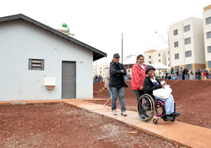 Em solenidade realizada esta manhã (22), o prefeito Barbosa Neto entregou 84 casas do programa federal “Minha Casa, Minha Vida”  