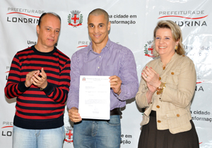 Prefeito anuncia reajuste para professores municipais