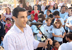 Prefeito entrega ampliação do CEI no Vivi Xavier