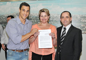 Prefeitura assina convênio para concessão de microcrédito