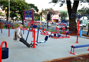 Prefeito entrega 59ª academia ao ar livre da cidade