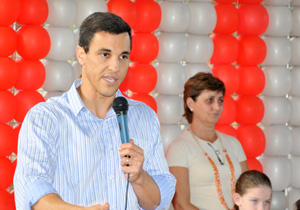 Ação promove educação ambiental; 21ª composteira foi instalada na Escola Municipal Carlos Dietz