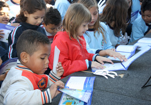 Prefeito participa de lançamento do Programa Afeto nas escolas municipais