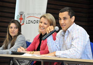 130 alunos da rede municipal participaram do concurso pintando telas com o tema sobre o meio ambiente  