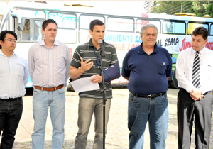 De acordo com o prefeito, antecipar as atividades de combate dengue vem ressaltar o trabalho de planejamento da atual administração. “Vamos iniciar com três meses de antecedência as atividades de combate a dengue em Londrina. Além das secretarias e demais entidades, o objetivo é fazer com que a população participe da prevenção da doença em Londrina, evitando qualquer possibilidade de epidemia. Estamos pensando no futuro e promovendo saúde”, disse. 