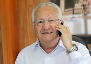 Prefeito recebe ligação inaugural da Sercomtel em Jataizinho Prefeito recebe ligação inaugural da Sercomtel em Jataizinho