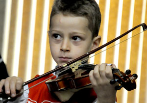 A coordenadora geral do projeto, Regina Maria Grossi Campos, valorizou os dez anos de trabalho. “Queremos homenagear todos que participaram e contribuíram durante este período. O documentário lançado vai eternizar o trabalho. Ele tem duração de 20 minutos e será outro diferencial do espetáculo de domingo. Estamos contando com a presença de todos”, ressaltou.