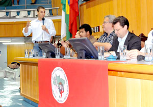 Prefeito participa de audiência pública com Movimento Sem Terra