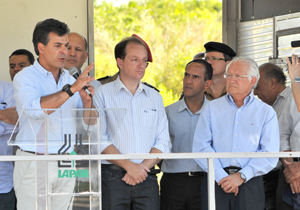 Governador assina de ordem de serviço da PR-445