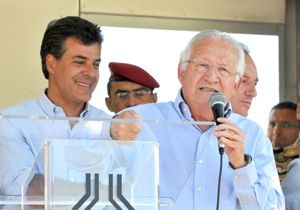 Governador assina de ordem de serviço da PR-445