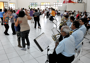 Secretaria do Idoso realiza Baile da Primavera