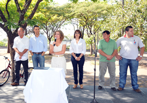 Prefeito assina ordem de serviço para novo prédio do CREAS 3