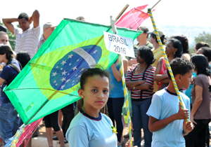 Desfile cívico reuniu cerca de 20 mil pessoas